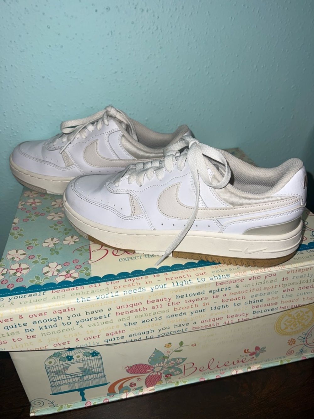 Nike Tennis Shoes - Picture 7 of 7